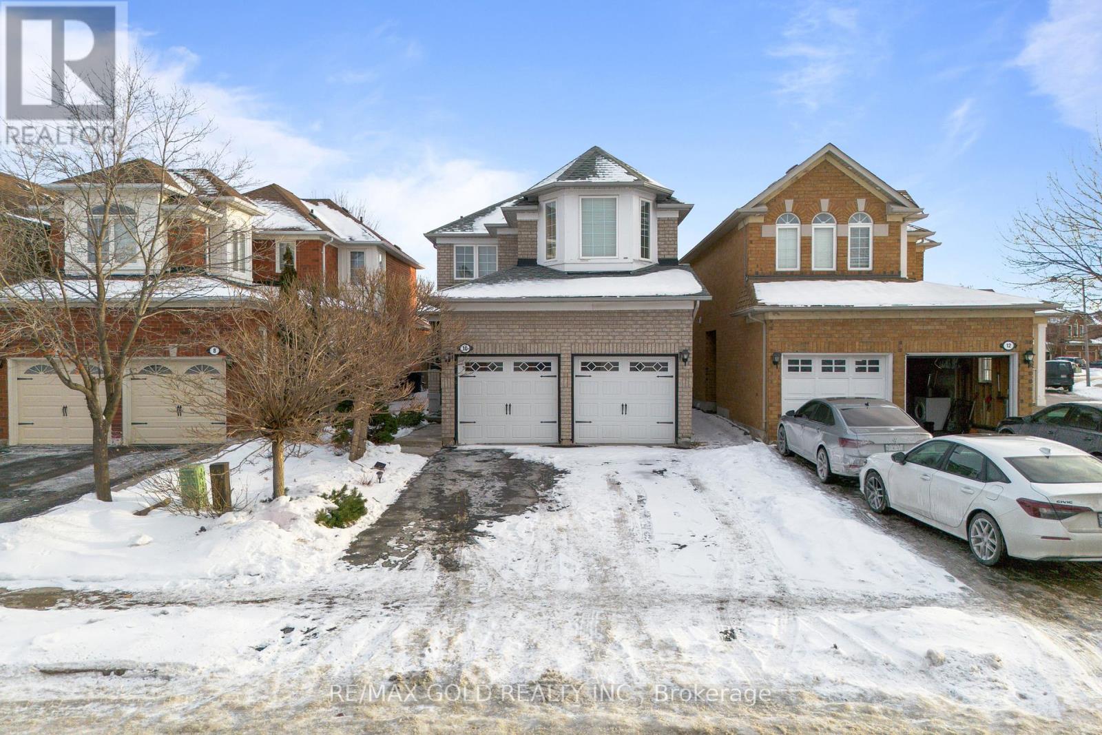 10 Narrow Valley Crescent, Brampton, Ontario  L6R 2M6 - Photo 4 - W12658132