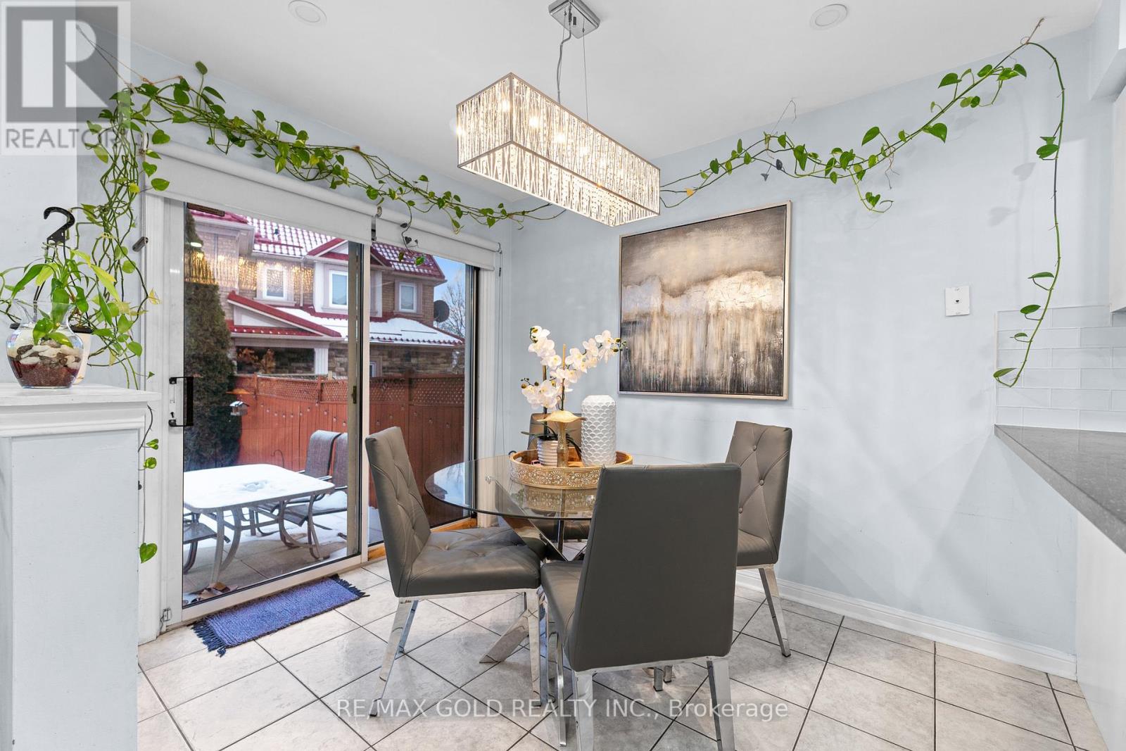 10 Narrow Valley Crescent, Brampton, Ontario  L6R 2M6 - Photo 18 - W12658132