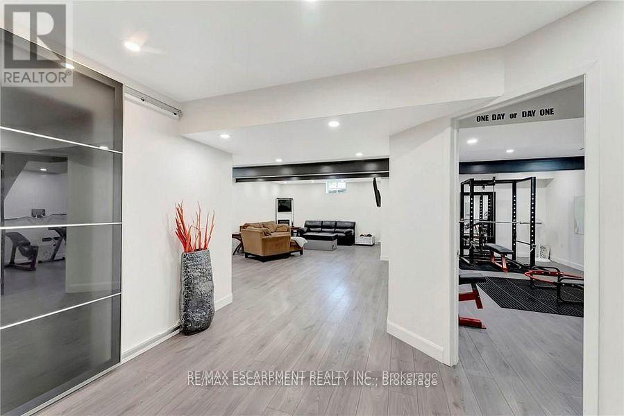 349 Valridge Drive, Hamilton, Ontario  L9G 0B1 - Photo 27 - X12594114