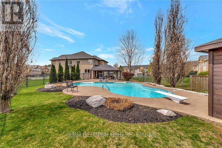 349 Valridge Drive, Hamilton, Ontario  L9G 0B1 - Photo 37 - X12594114