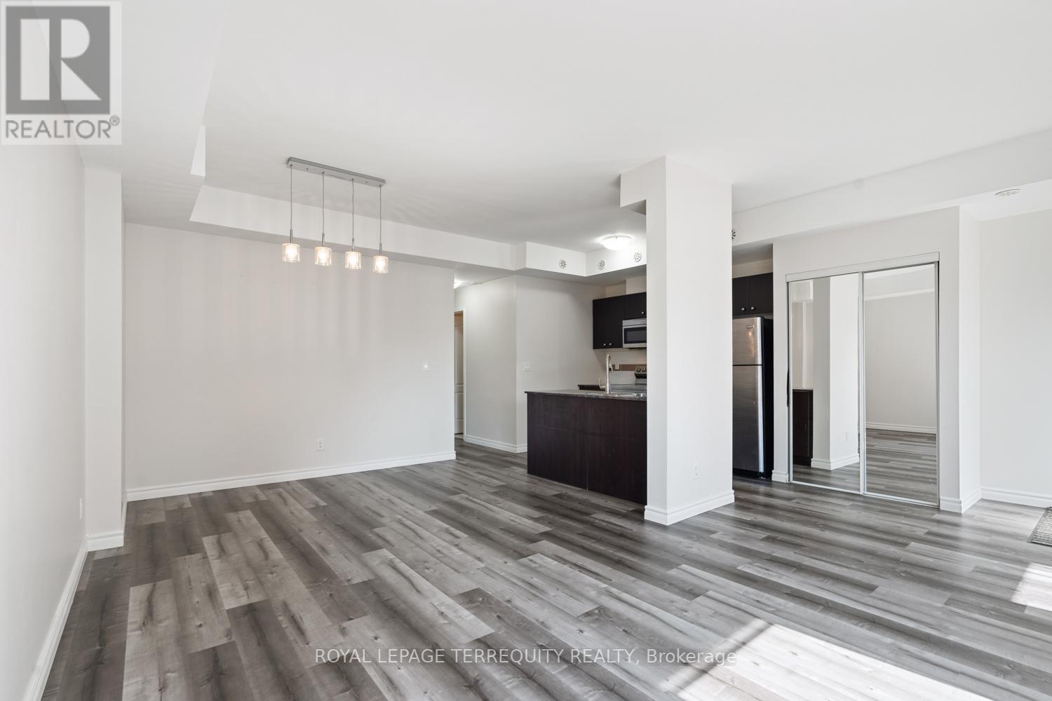 31 - 871 Wilson Avenue, Toronto, Ontario  M3K 1E6 - Photo 4 - W12658384