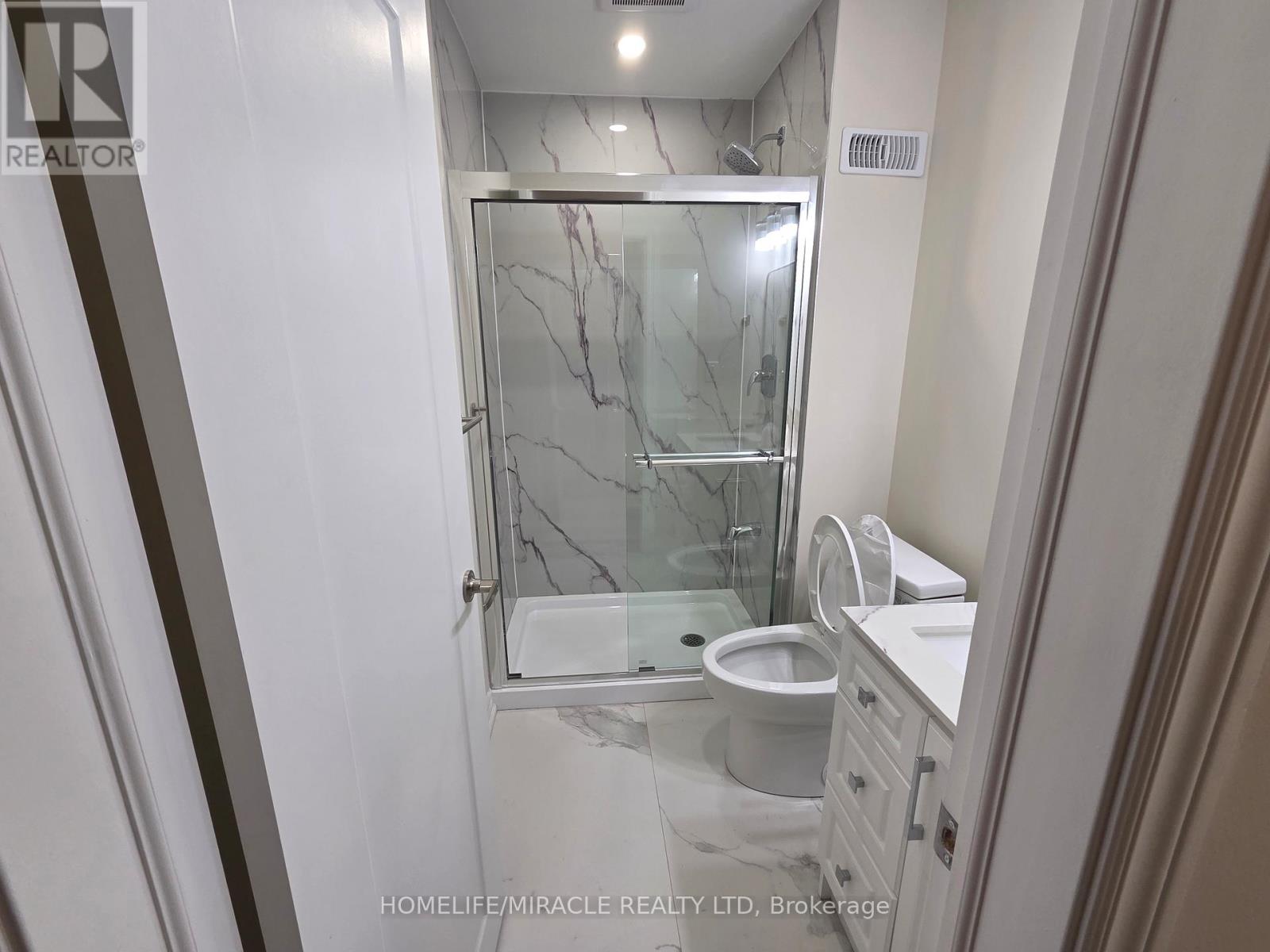 49 Elmvale Crescent, Toronto, Ontario  M9V 2B8 - Photo 11 - W12658406