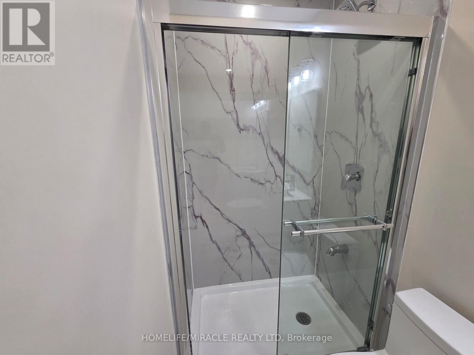 49 Elmvale Crescent, Toronto, Ontario  M9V 2B8 - Photo 6 - W12658406