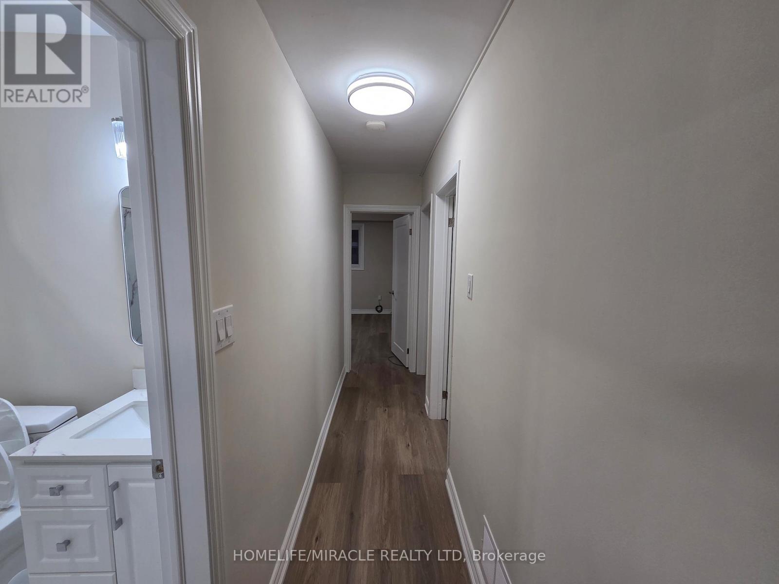 49 Elmvale Crescent, Toronto, Ontario  M9V 2B8 - Photo 9 - W12658406