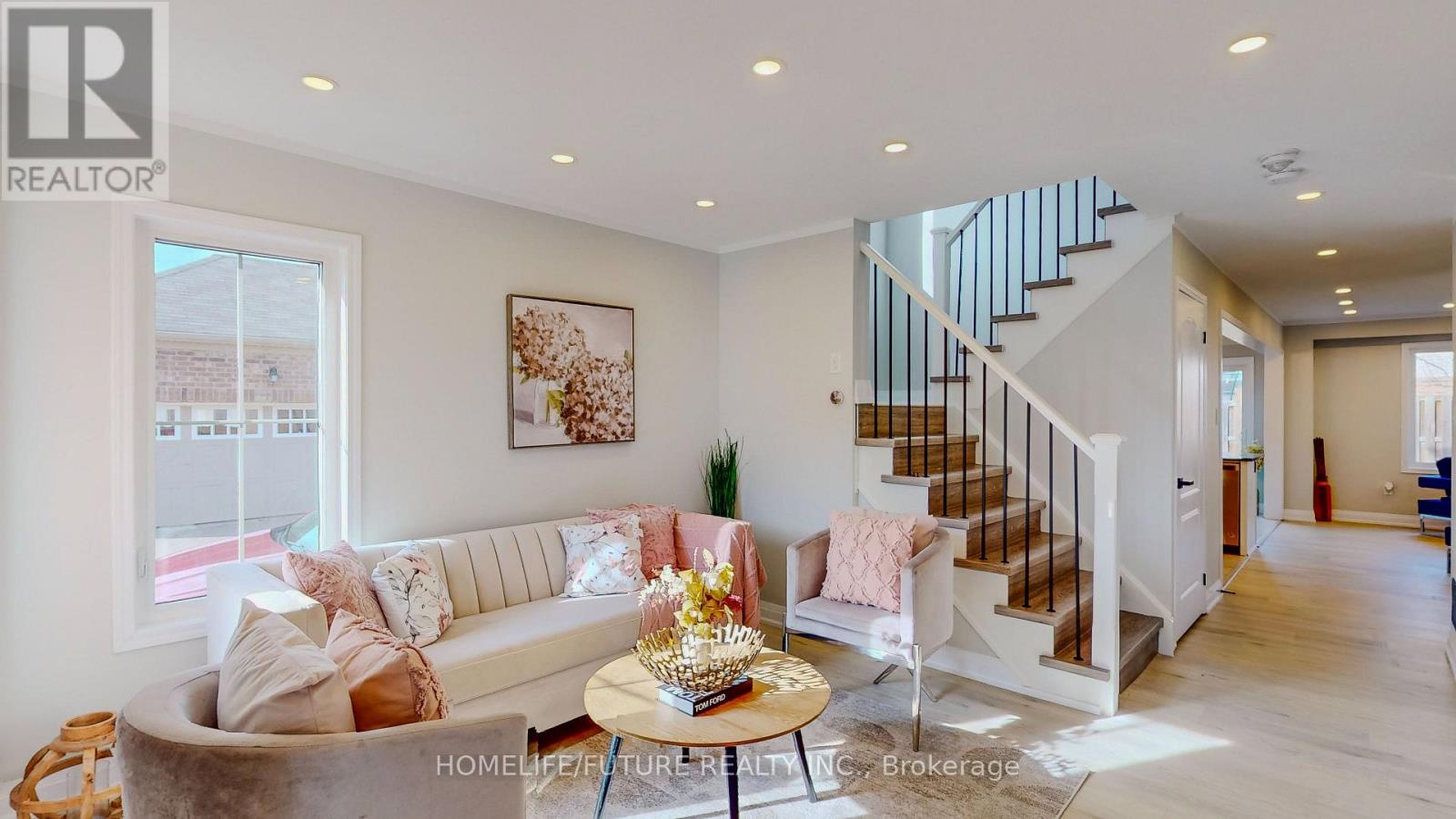 350 Seabrook Drive, Kitchener, Ontario  N2R 1P6 - Photo 2 - X12658414