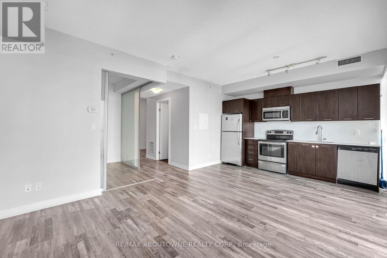 1110 - 20 Bruyeres Mews, Toronto, Ontario  M5V 0G8 - Photo 11 - C12605002