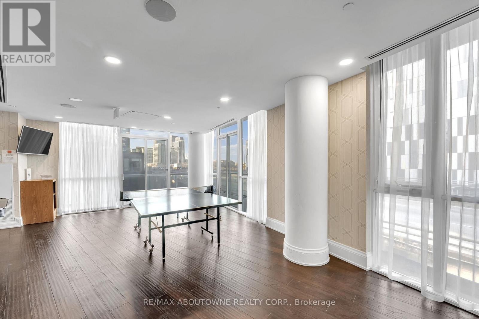 1110 - 20 Bruyeres Mews, Toronto, Ontario  M5V 0G8 - Photo 3 - C12605002