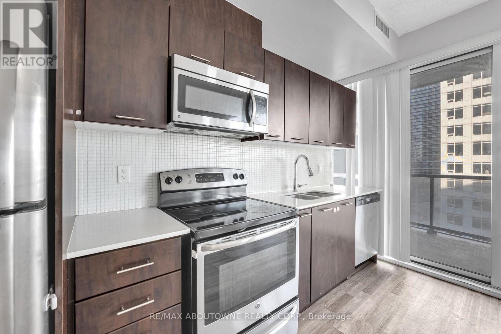 1110 - 20 Bruyeres Mews, Toronto, Ontario  M5V 0G8 - Photo 8 - C12605002