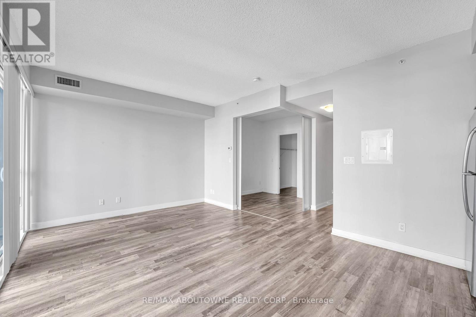 1110 - 20 Bruyeres Mews, Toronto, Ontario  M5V 0G8 - Photo 7 - C12605002