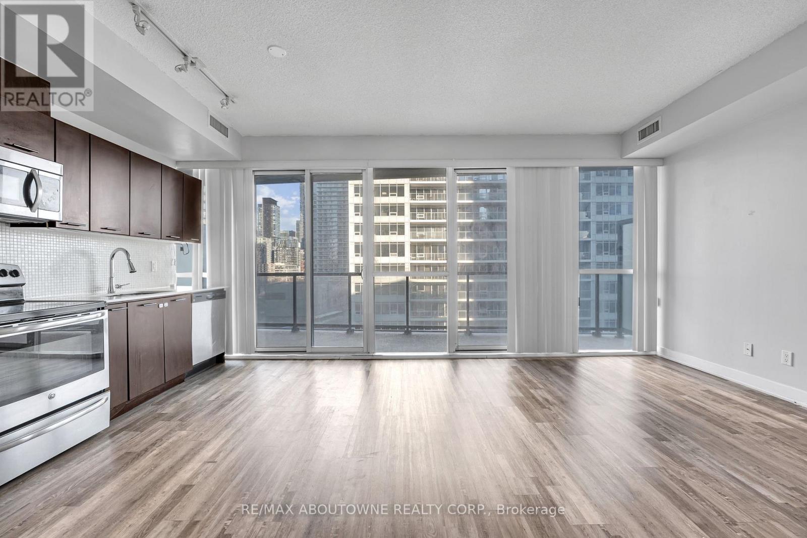 1110 - 20 Bruyeres Mews, Toronto, Ontario  M5V 0G8 - Photo 9 - C12605002