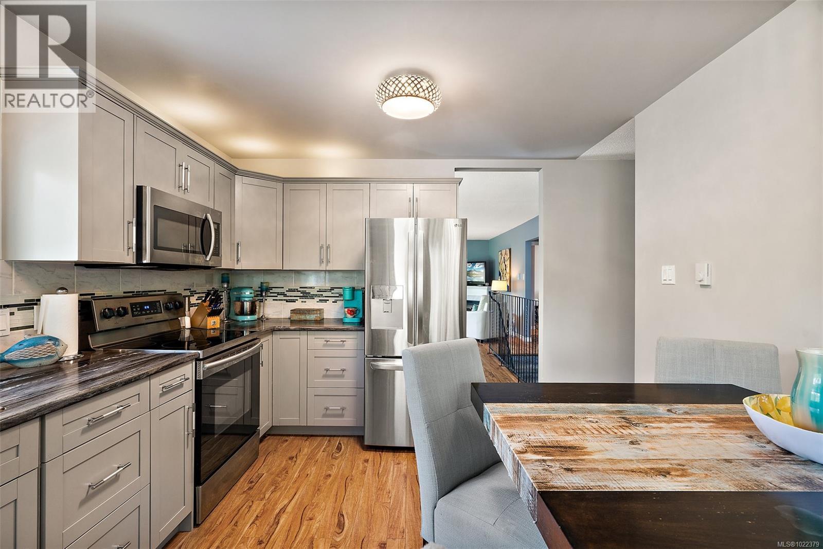 6877 Philip Rd, Lantzville, British Columbia  V0R 2H0 - Photo 6 - 1022379