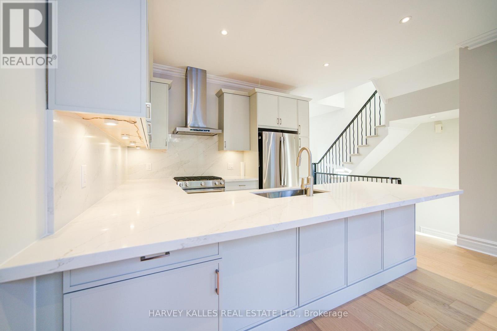 34 Marlborough Avenue, Toronto, Ontario  M5R 3T2 - Photo 10 - C12658458