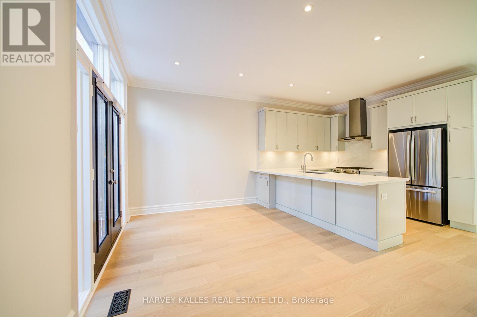 34 Marlborough Avenue, Toronto, Ontario  M5R 3T2 - Photo 14 - C12658458