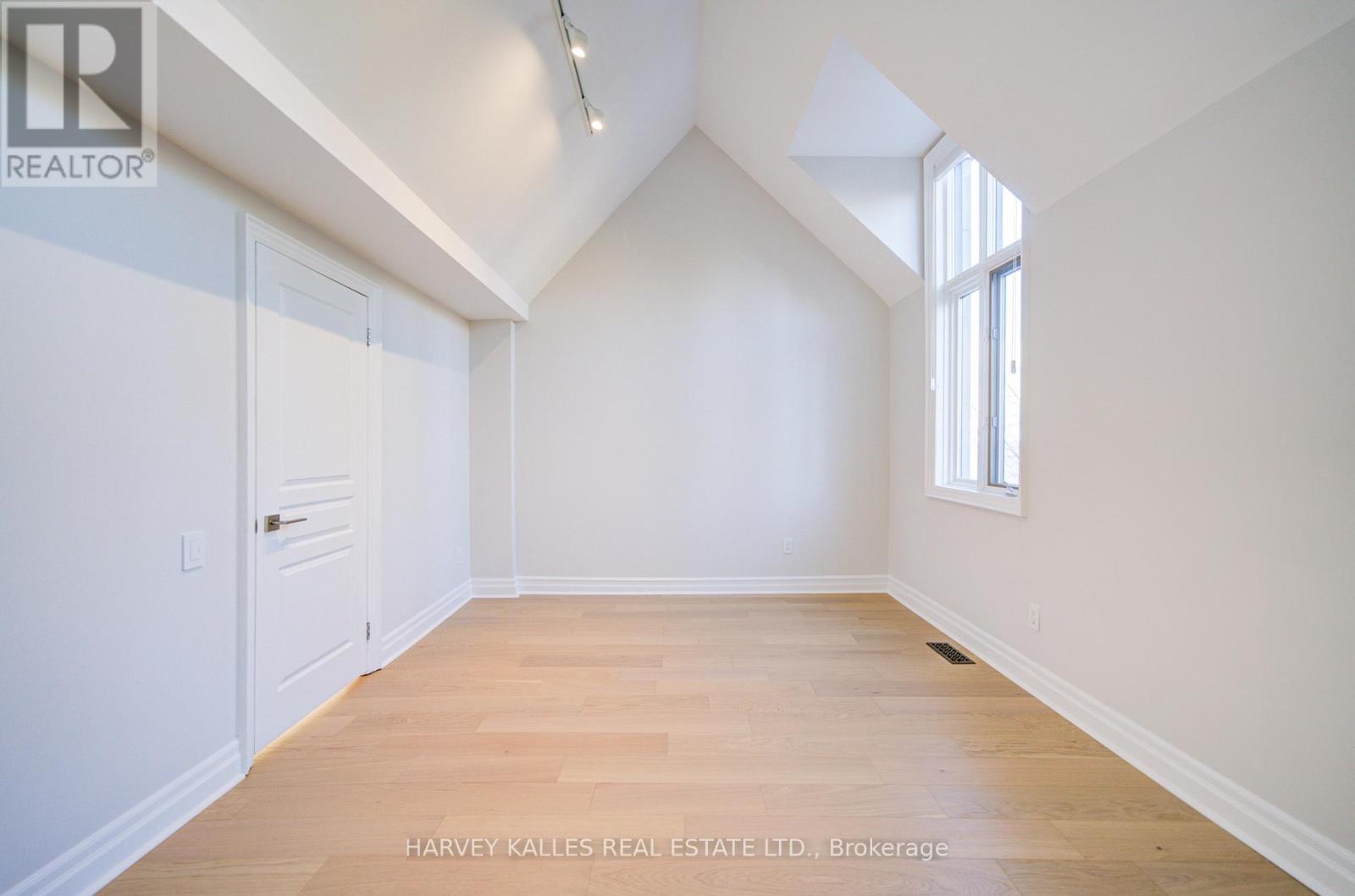 34 Marlborough Avenue, Toronto, Ontario  M5R 3T2 - Photo 19 - C12658458