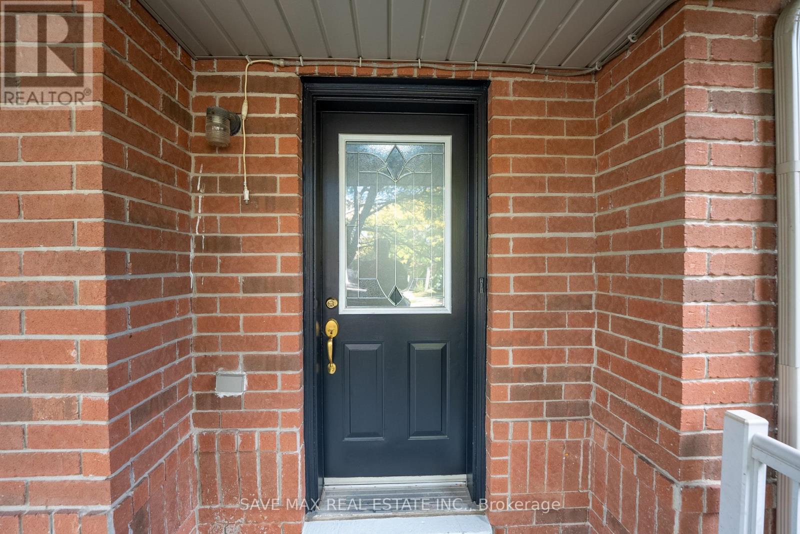 87 Luella Crescent, Brampton, Ontario  L7A 3H5 - Photo 4 - W12658468