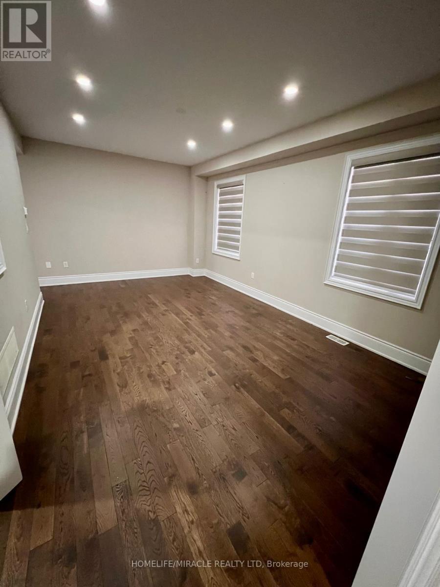 16 Matterhorn Road, Brampton, Ontario  L7A 0B7 - Photo 6 - W12658472