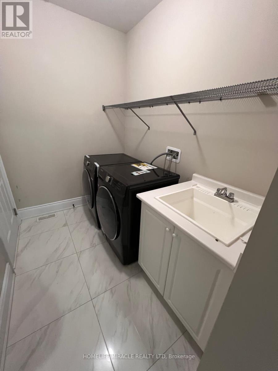 16 Matterhorn Road, Brampton, Ontario  L7A 0B7 - Photo 7 - W12658472