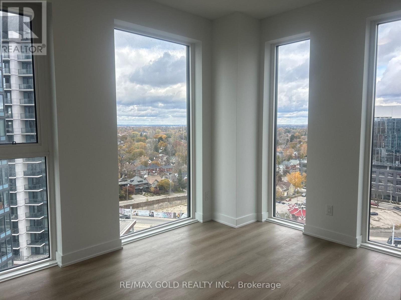 1510 - 25 Wellington Street, Kitchener, Ontario  N2G 0G5 - Photo 10 - X12658444