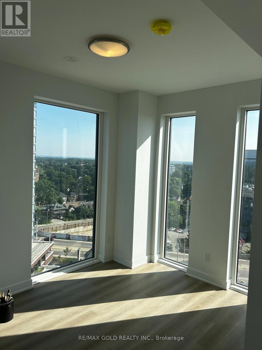 1510 - 25 Wellington Street, Kitchener, Ontario  N2G 0G5 - Photo 11 - X12658444