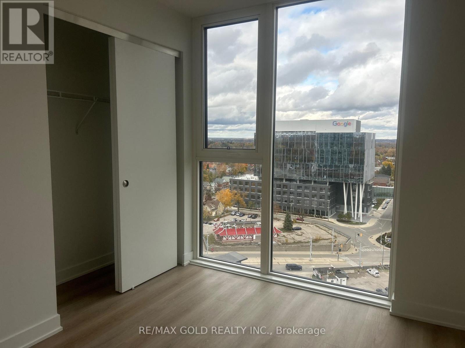 1510 - 25 Wellington Street, Kitchener, Ontario  N2G 0G5 - Photo 12 - X12658444