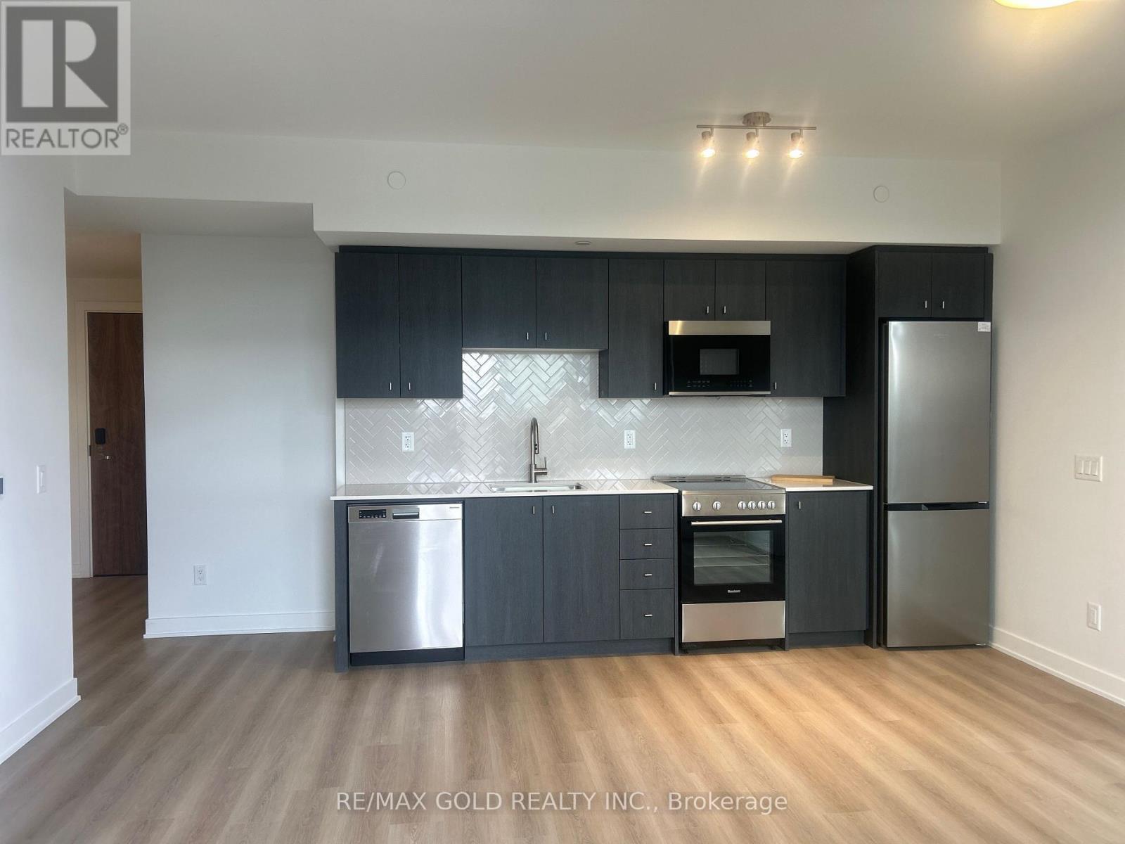 1510 - 25 Wellington Street, Kitchener, Ontario  N2G 0G5 - Photo 4 - X12658444