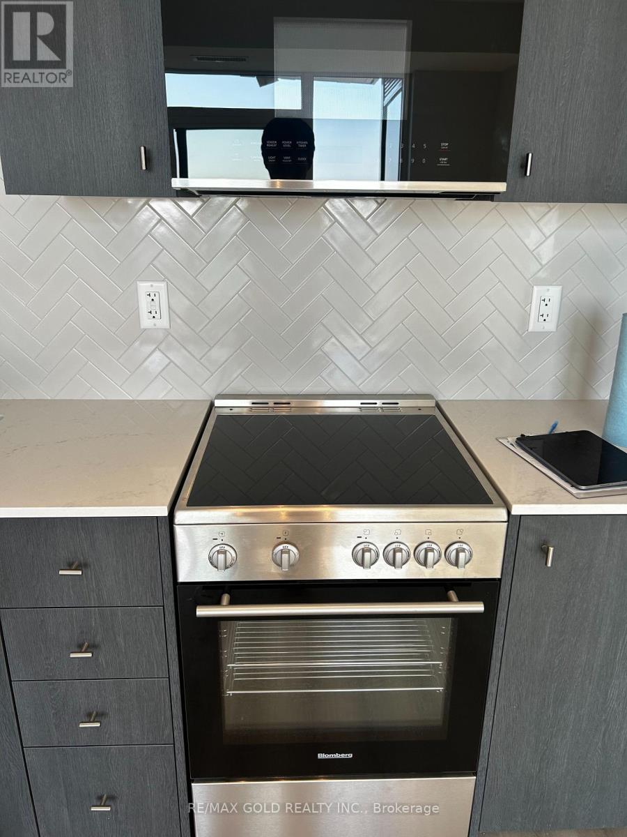 1510 - 25 Wellington Street, Kitchener, Ontario  N2G 0G5 - Photo 6 - X12658444