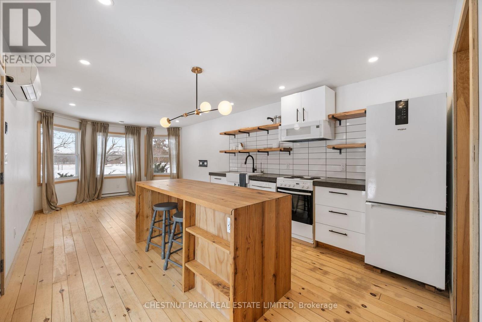 62 Mitchells Crossroad, Prince Edward County, Ontario  K0K 2T0 - Photo 31 - X12657366