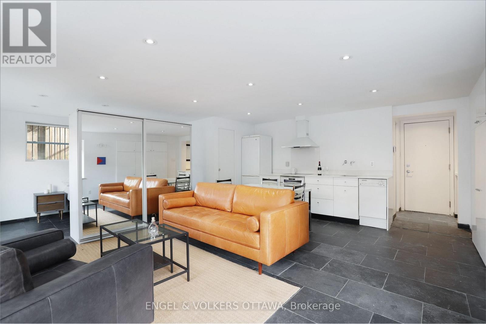 4 - 75 Heney Street, Ottawa, Ontario  K1N 5V7 - Photo 4 - X12658548