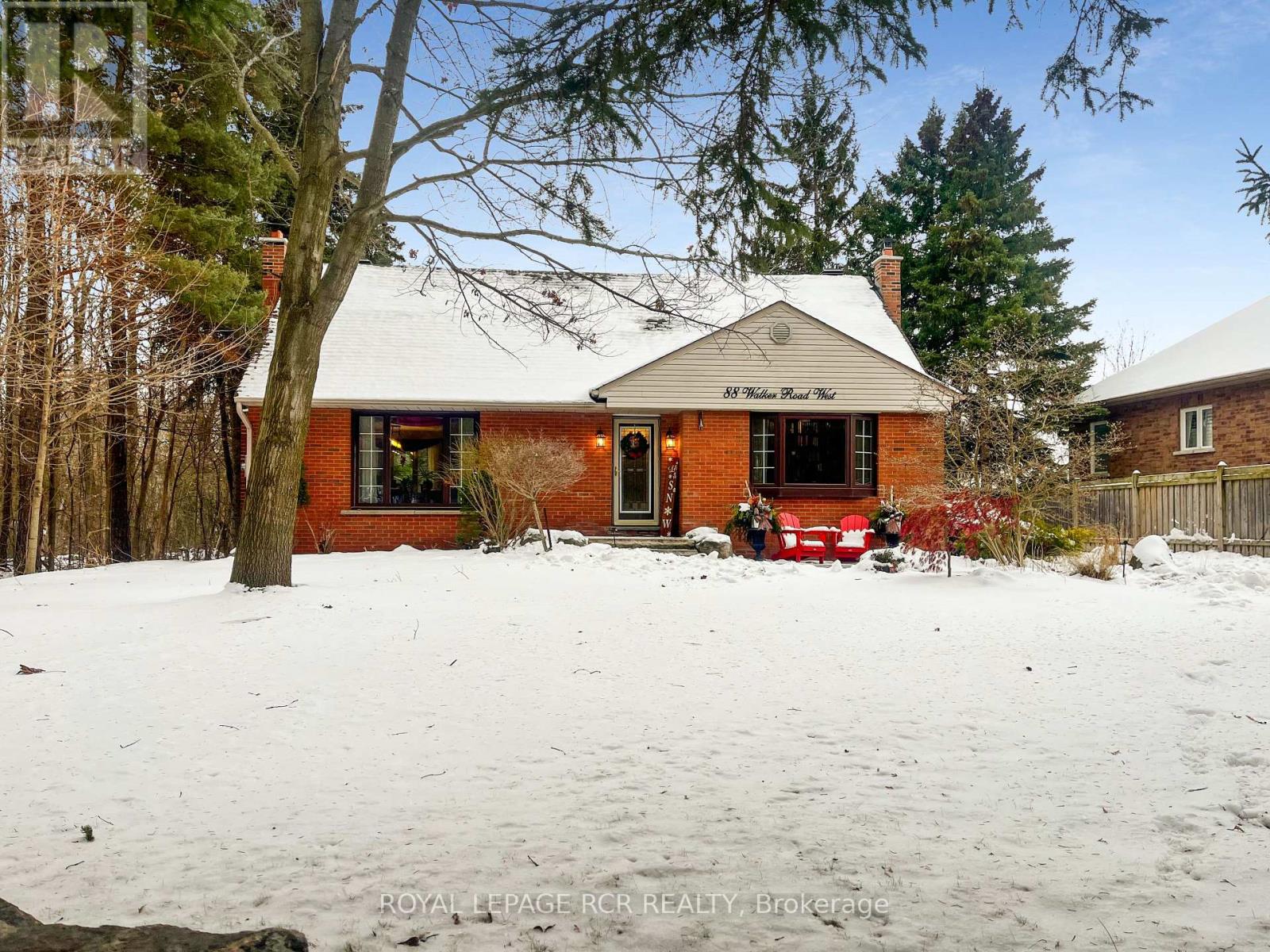 88 Walker Road W, Caledon, Ontario  L7C 0G8 - Photo 2 - W12565800