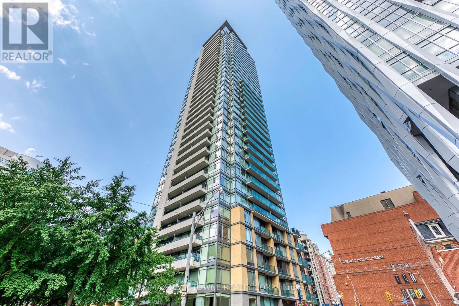 3204 - 18 YORKVILLE AVENUE, Toronto, Ontario
