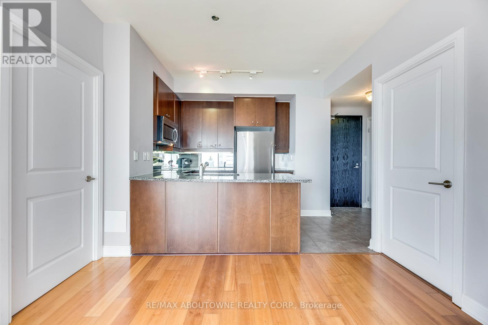 3204 - 18 Yorkville Avenue, Toronto, Ontario  M4W 1L4 - Photo 11 - C12658506