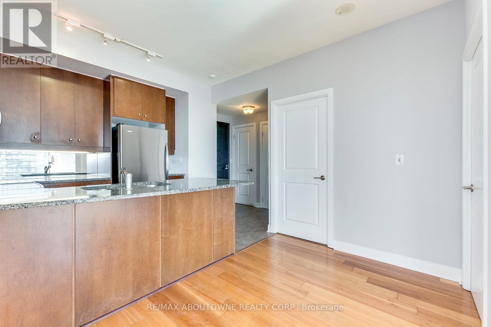 3204 - 18 Yorkville Avenue, Toronto, Ontario  M4W 1L4 - Photo 14 - C12658506