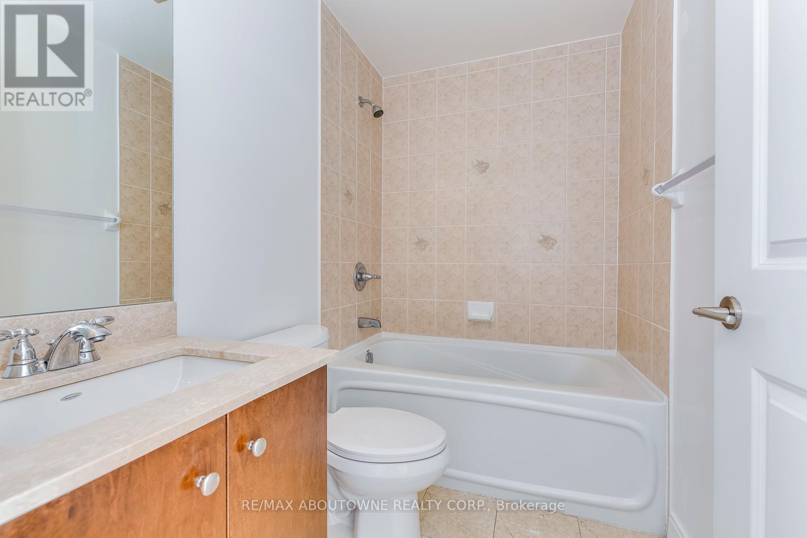 3204 - 18 Yorkville Avenue, Toronto, Ontario  M4W 1L4 - Photo 20 - C12658506