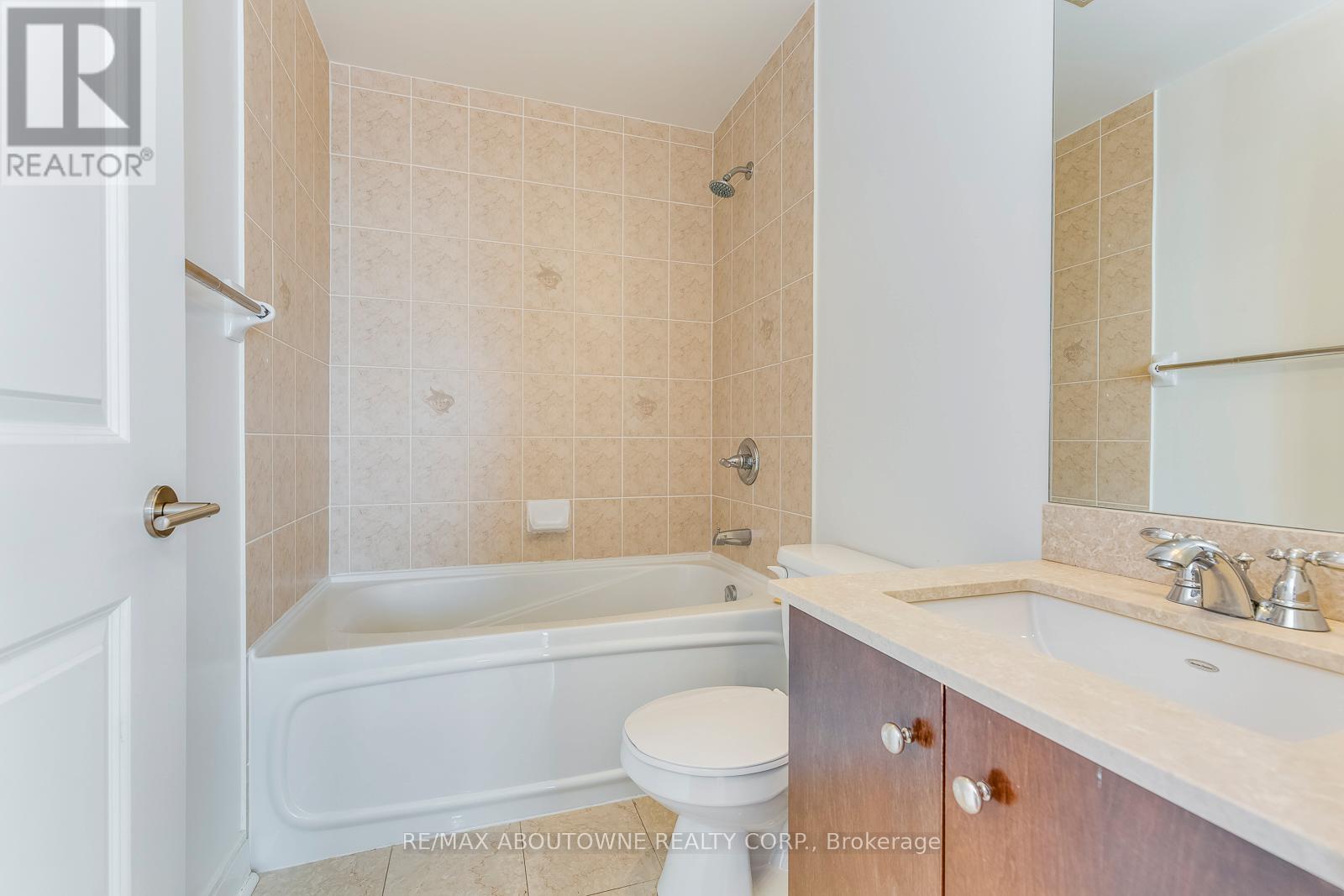 3204 - 18 Yorkville Avenue, Toronto, Ontario  M4W 1L4 - Photo 23 - C12658506