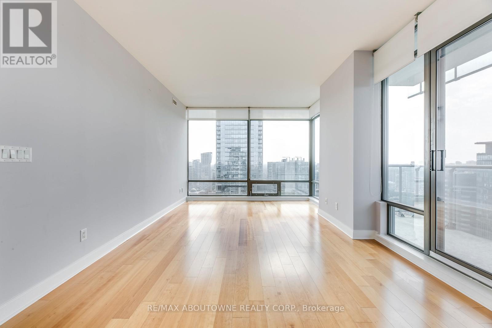 3204 - 18 Yorkville Avenue, Toronto, Ontario  M4W 1L4 - Photo 6 - C12658506