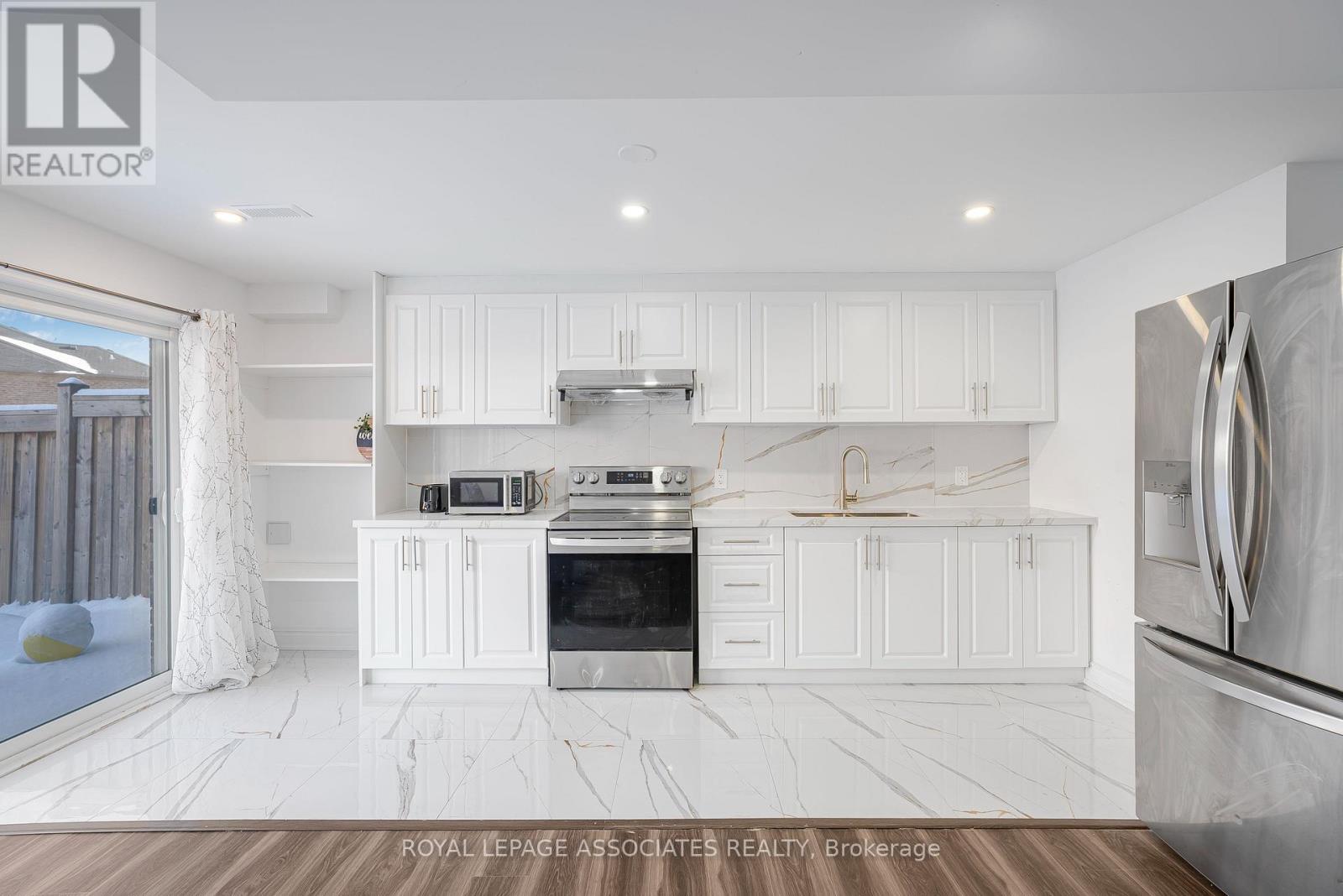 2515 Standardbred Drive, Oshawa, Ontario  L1H 7K4 - Photo 8 - E12658478