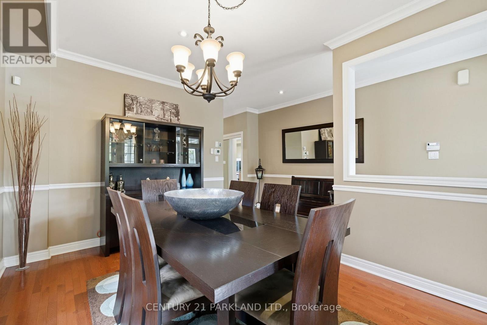 18 Turnbridge Road, Aurora, Ontario  L4G 7R9 - Photo 3 - N12658514