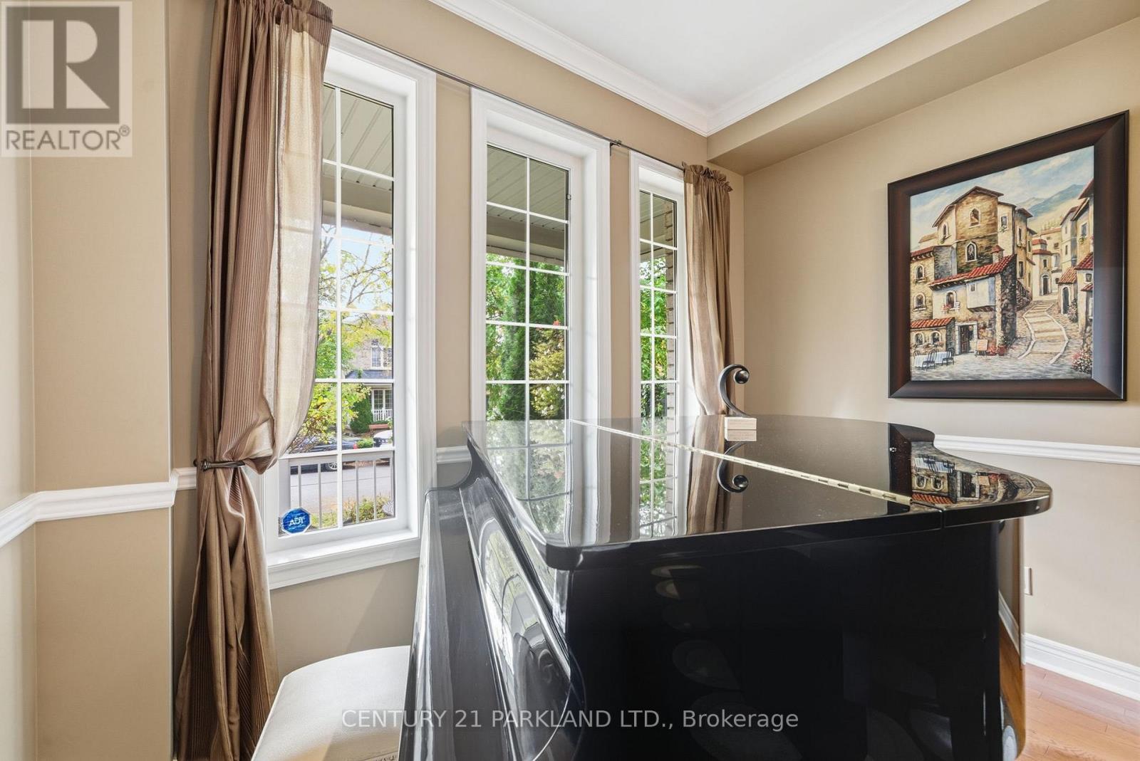 18 Turnbridge Road, Aurora, Ontario  L4G 7R9 - Photo 6 - N12658514