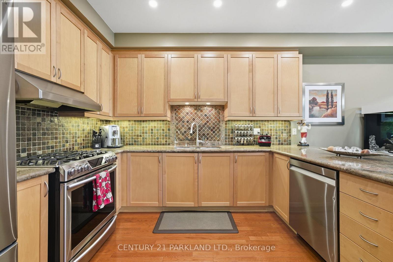 18 Turnbridge Road, Aurora, Ontario  L4G 7R9 - Photo 7 - N12658514