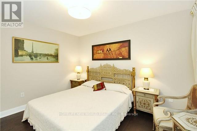 22 Newbridge Avenue, Richmond Hill, Ontario  L4E 4A2 - Photo 13 - N12658536