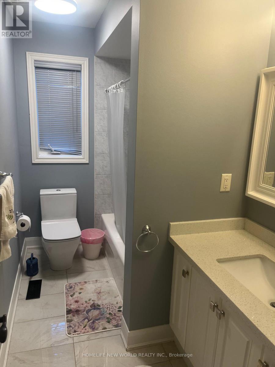 22 Newbridge Avenue, Richmond Hill, Ontario  L4E 4A2 - Photo 17 - N12658536