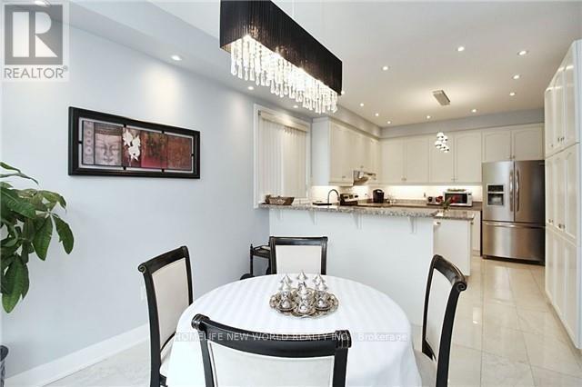 22 Newbridge Avenue, Richmond Hill, Ontario  L4E 4A2 - Photo 6 - N12658536