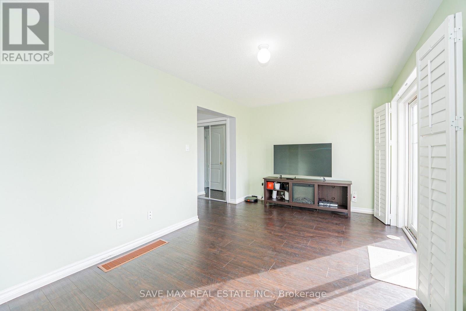 18 New Pines Trail, Brampton, Ontario  L6Z 0G7 - Photo 23 - W12658480