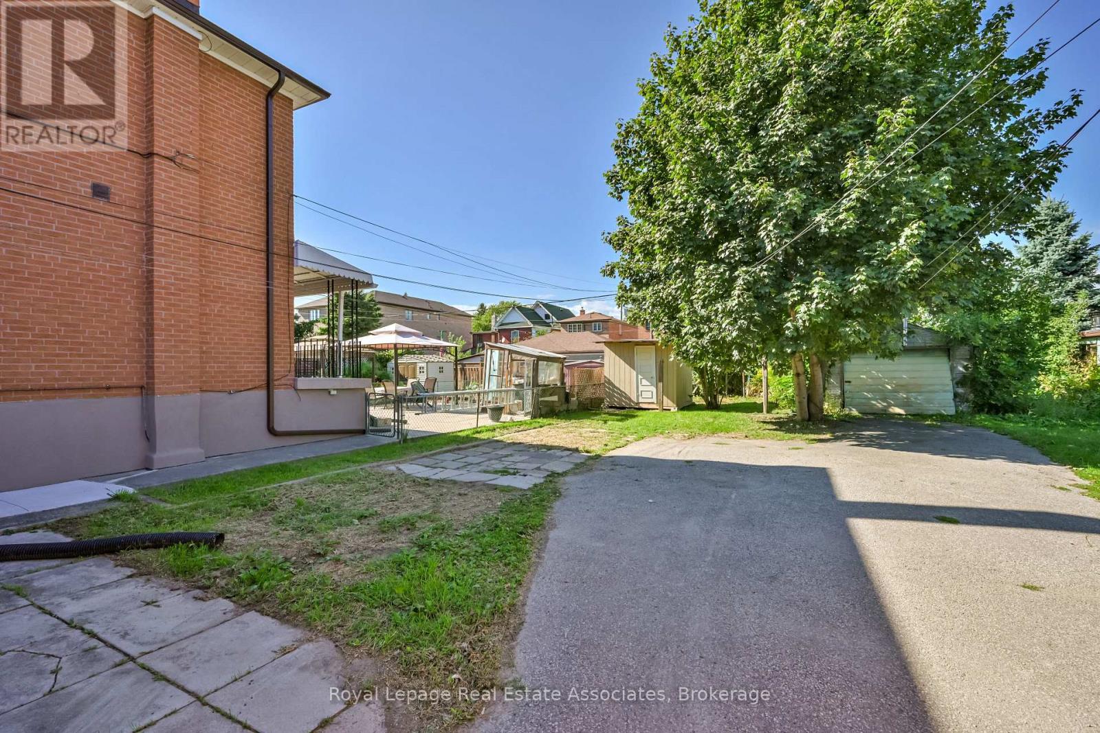 20 East Drive, Toronto, Ontario  M6N 2N7 - Photo 22 - W12658524