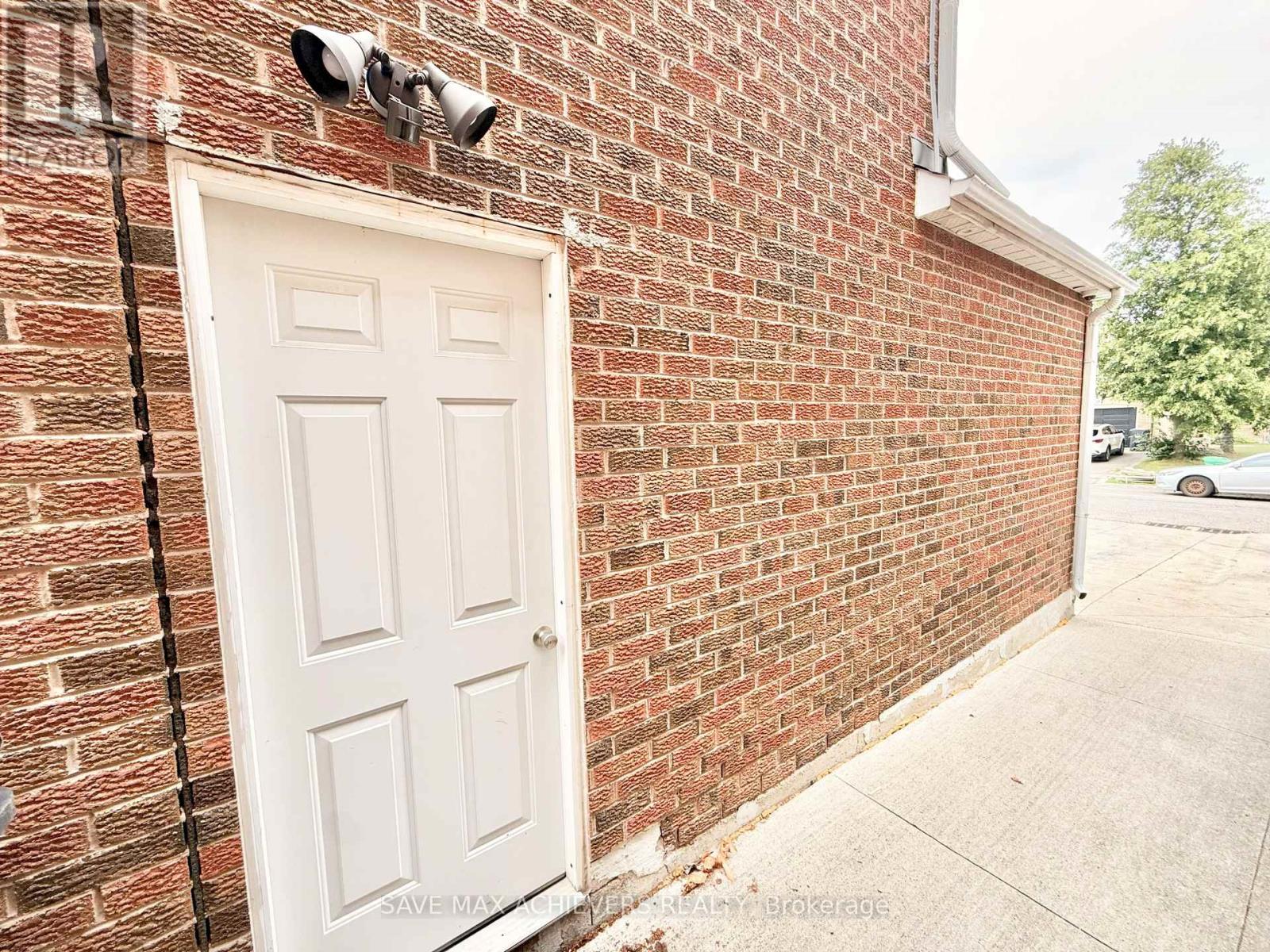 12 Upwood Place, Brampton, Ontario  L6R 1T3 - Photo 30 - W12658530