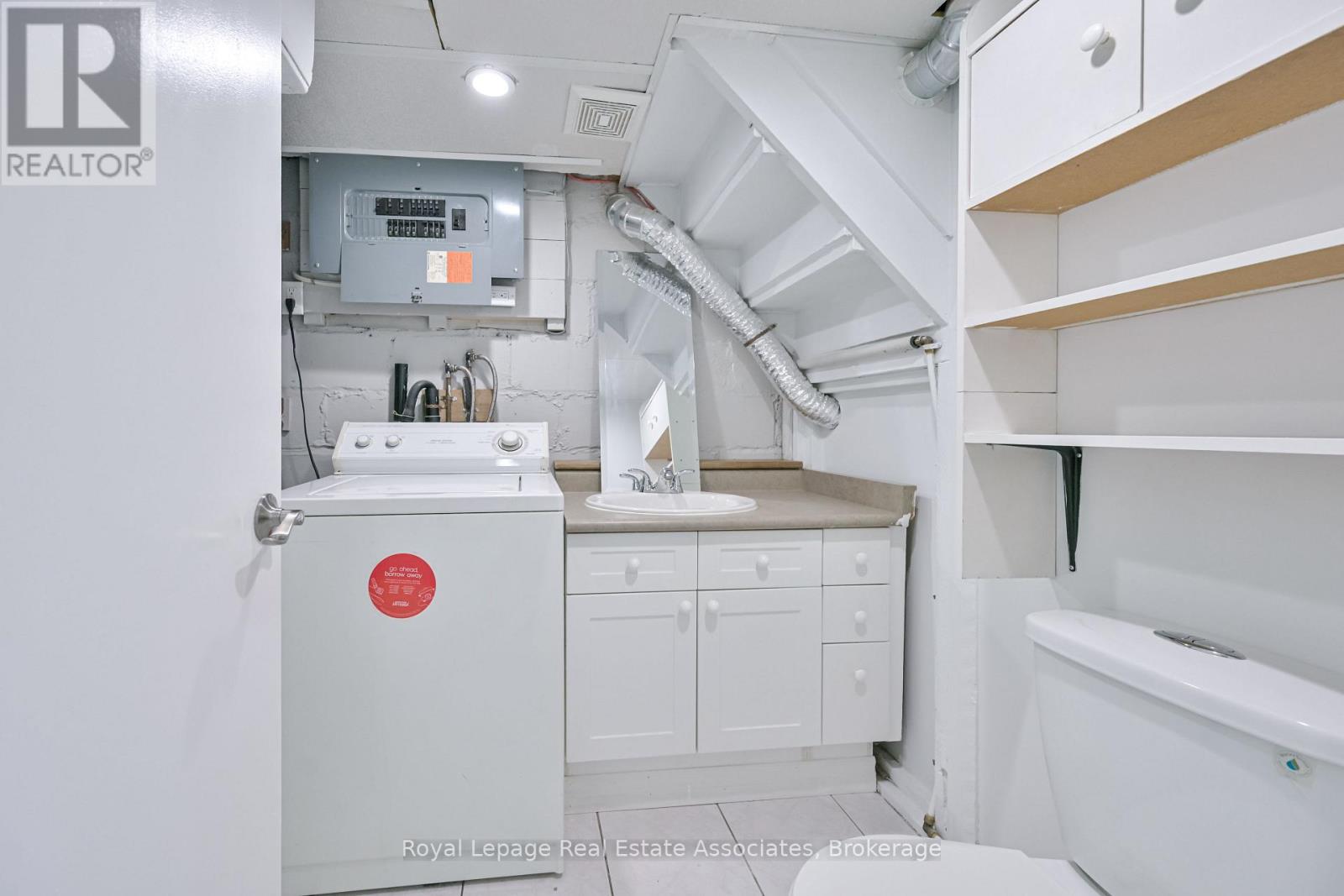 20 East Drive, Toronto, Ontario  M6N 2N7 - Photo 19 - W12658542