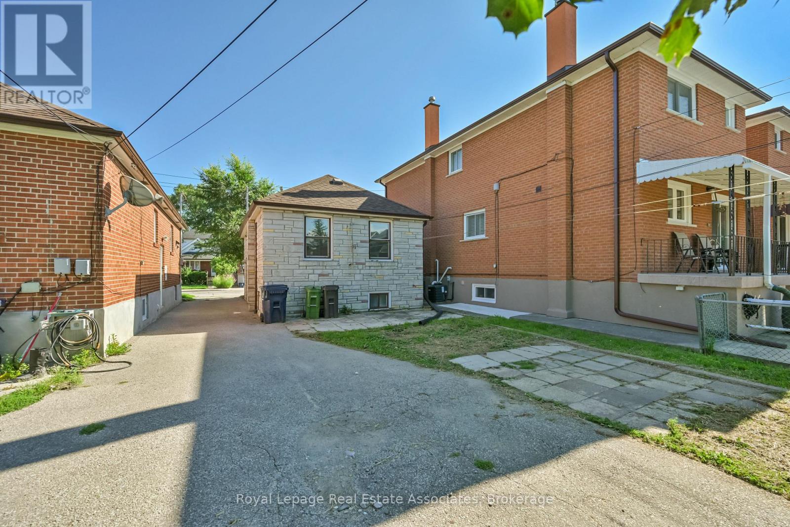 20 East Drive, Toronto, Ontario  M6N 2N7 - Photo 25 - W12658542