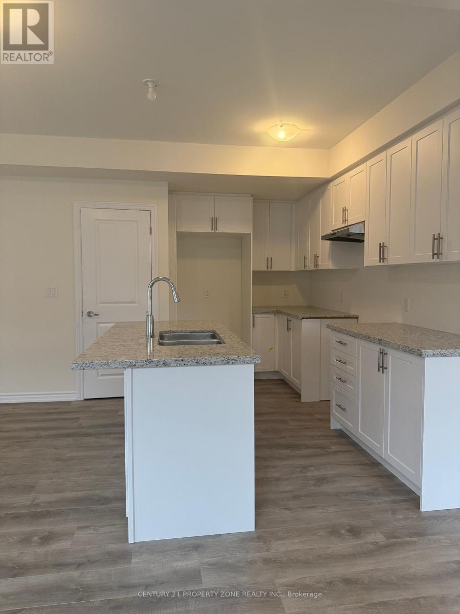 181 Petch Avenue, Caledon, Ontario  L7C 4P3 - Photo 4 - W12658546