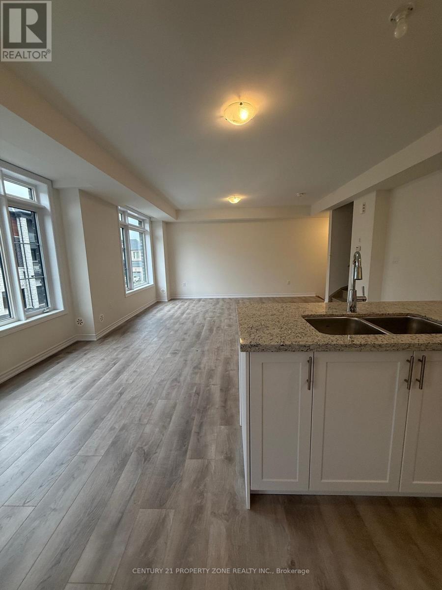 181 Petch Avenue, Caledon, Ontario  L7C 4P3 - Photo 6 - W12658546