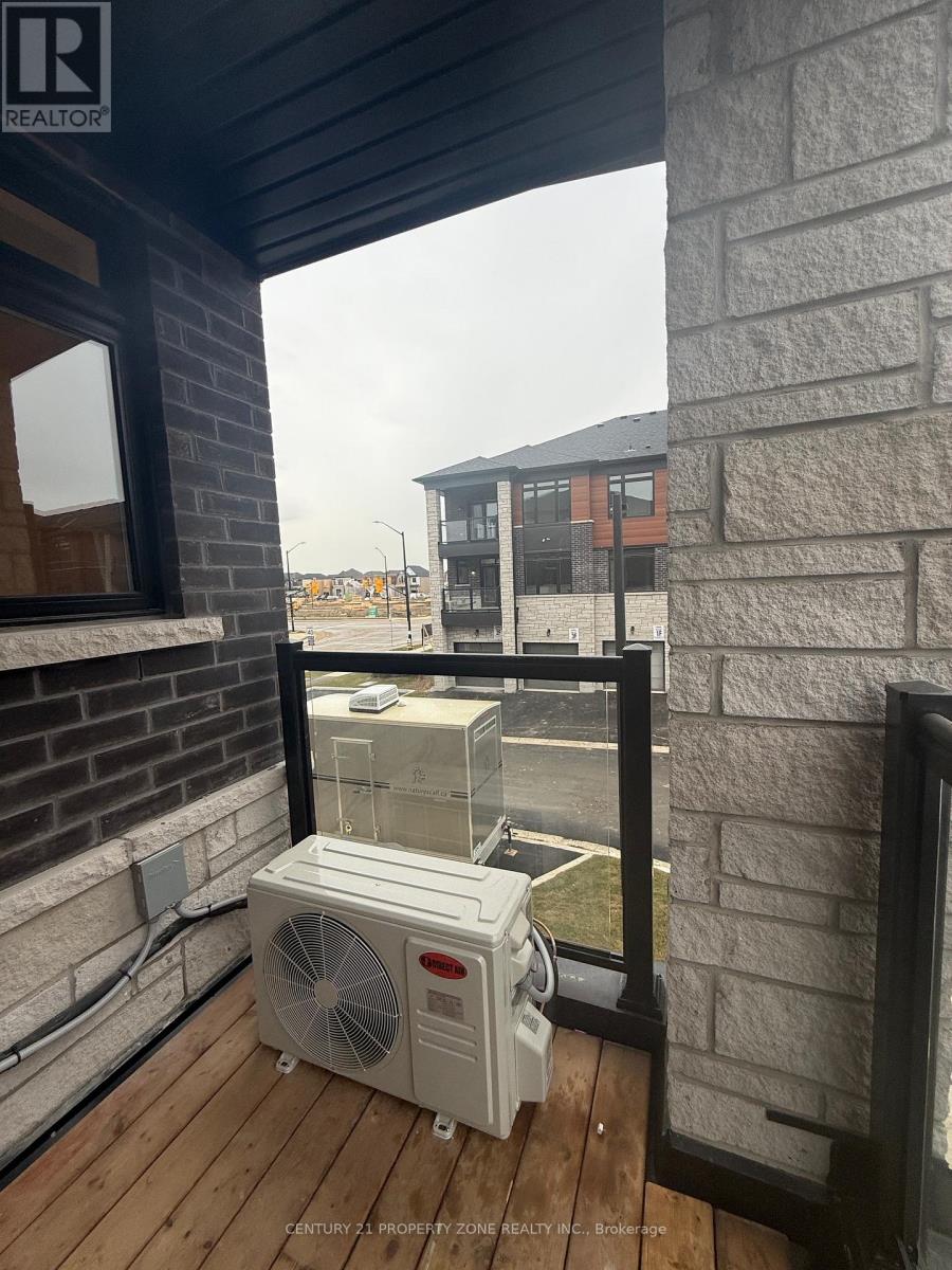 181 Petch Avenue, Caledon, Ontario  L7C 4P3 - Photo 8 - W12658546